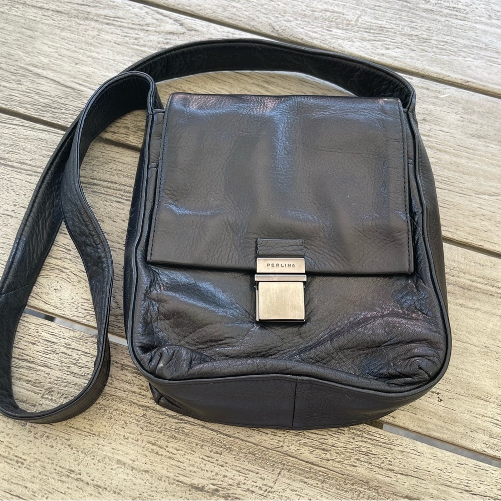 Perlina Black Leather Shoulder Bag